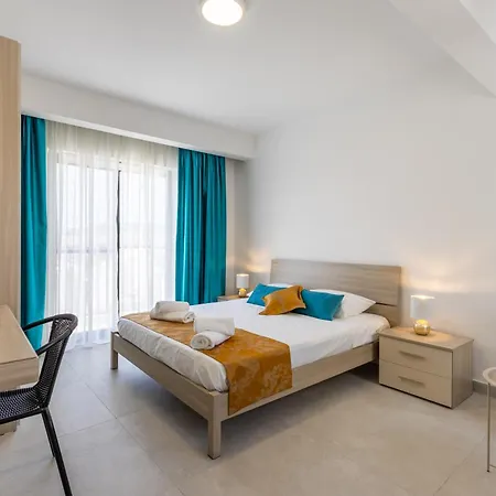 Stylish Side Seaview Penthouse By Quicktrips * St. Paul's Bay