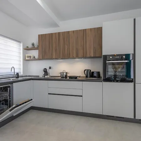 Lejlighed Stylish Side Seaview Penthouse By Quicktrips