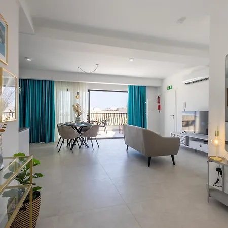 Stylish Side Seaview Penthouse By Quicktrips Appartement St. Paul's Bay