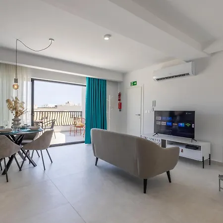 Stylish Side Seaview Penthouse By Quicktrips