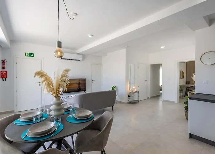 Stylish Side Seaview Penthouse By Quicktrips Apartment St. Paul's Bay