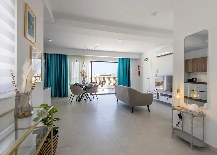 Stylish Side Seaview Penthouse By Quicktrips Apartment St. Paul's Bay