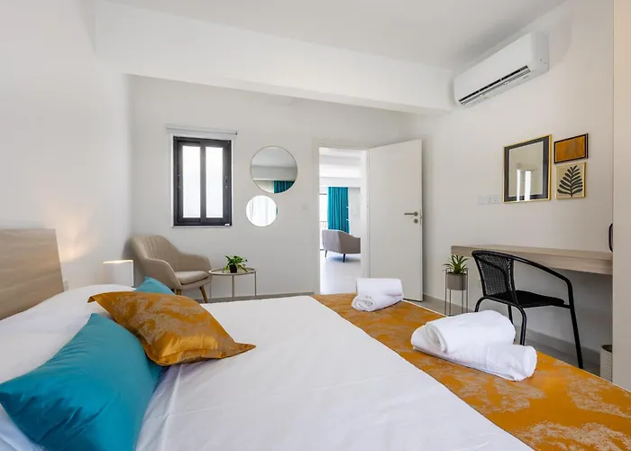 Stylish Side Seaview Penthouse By Quicktrips * St. Paul's Bay